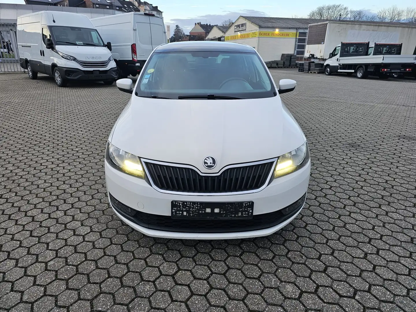 Skoda Rapid/Spaceback Rapid Spaceback Rapid Spaceback 1.4 TDI Clever Weiß - 2