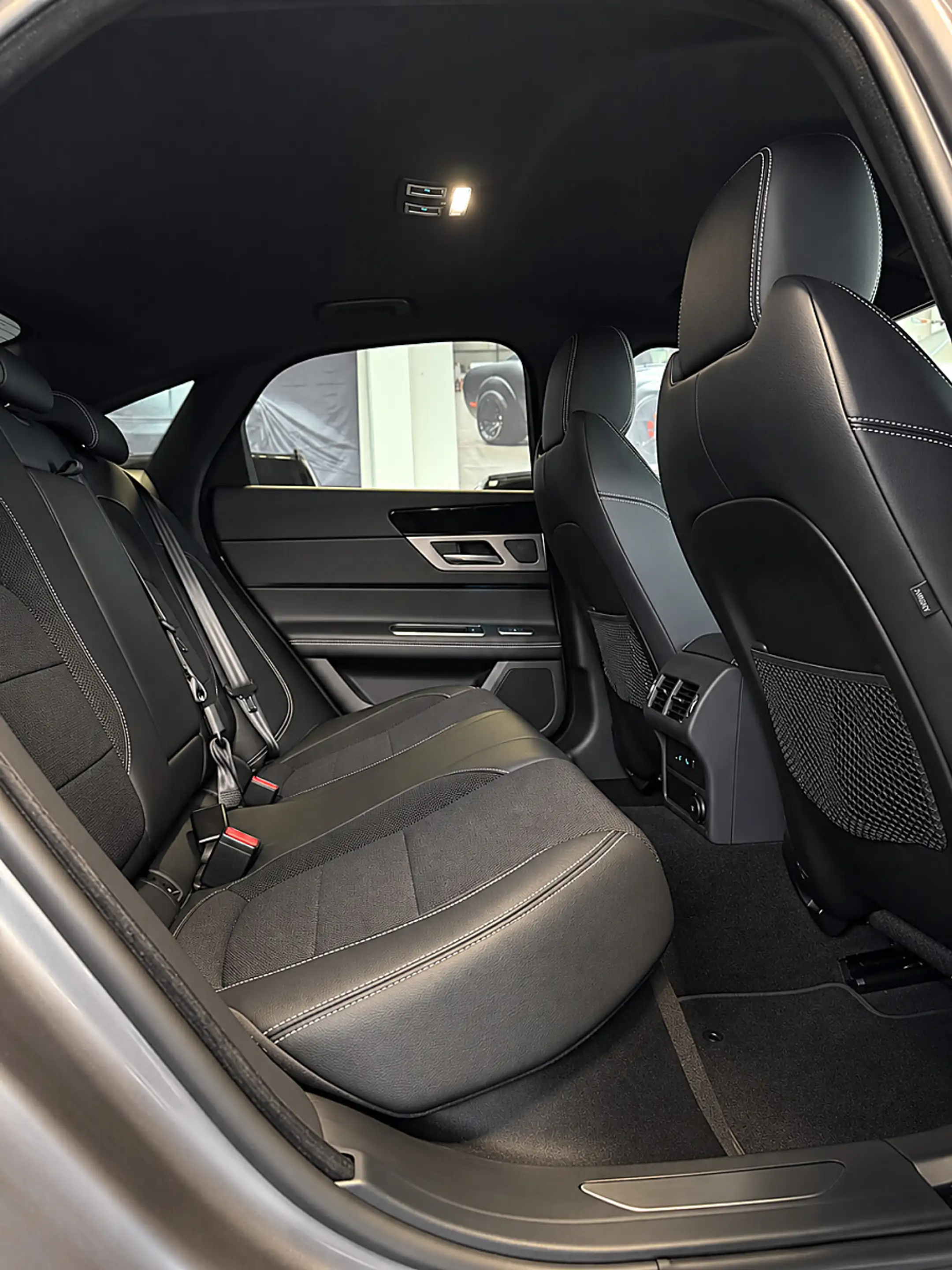 Jaguar XF 20d AWD R-Sport Automatik* FINANZIERUNG * — photo 14