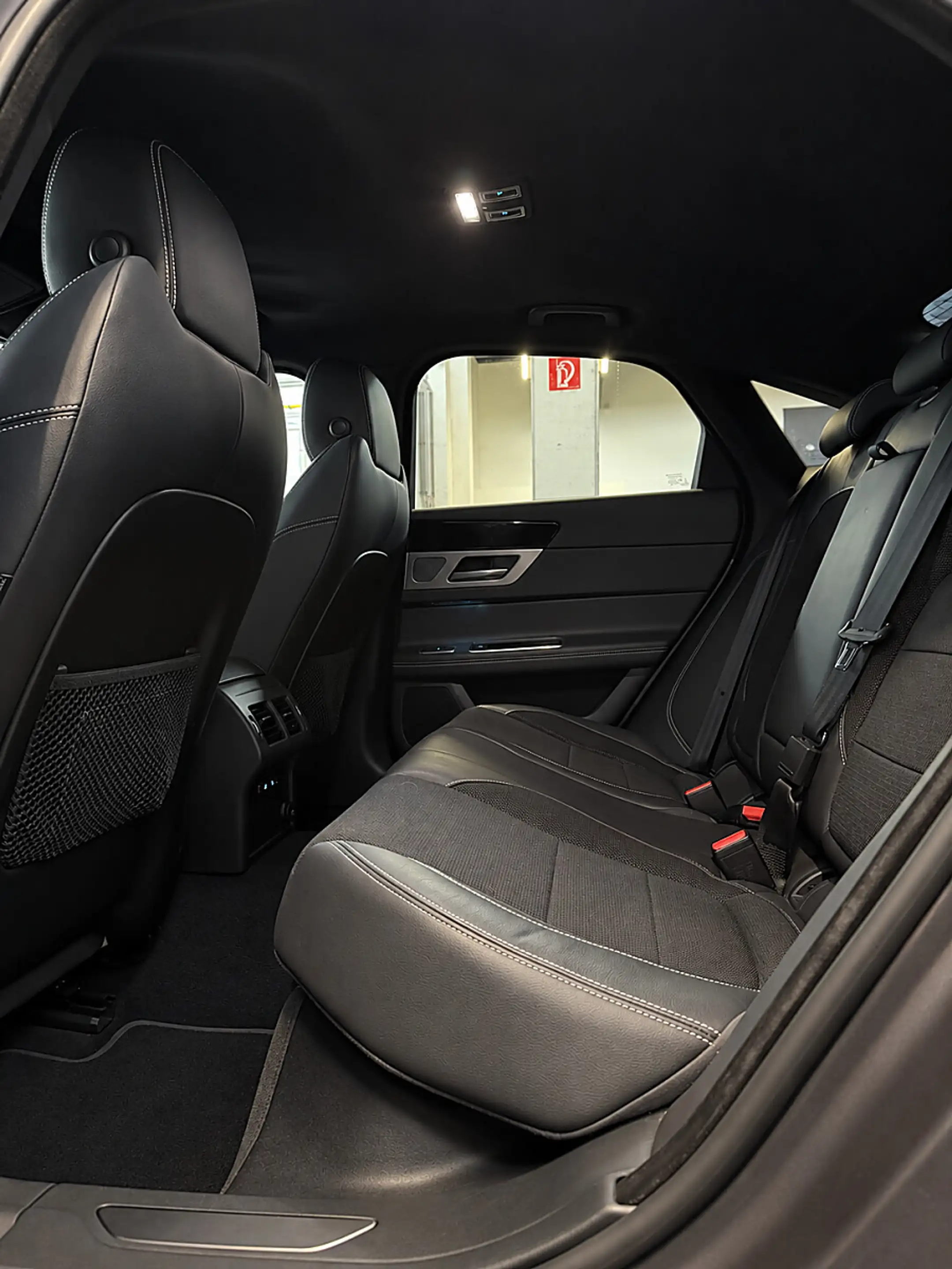 Jaguar XF 20d AWD R-Sport Automatik* FINANZIERUNG * — photo 15