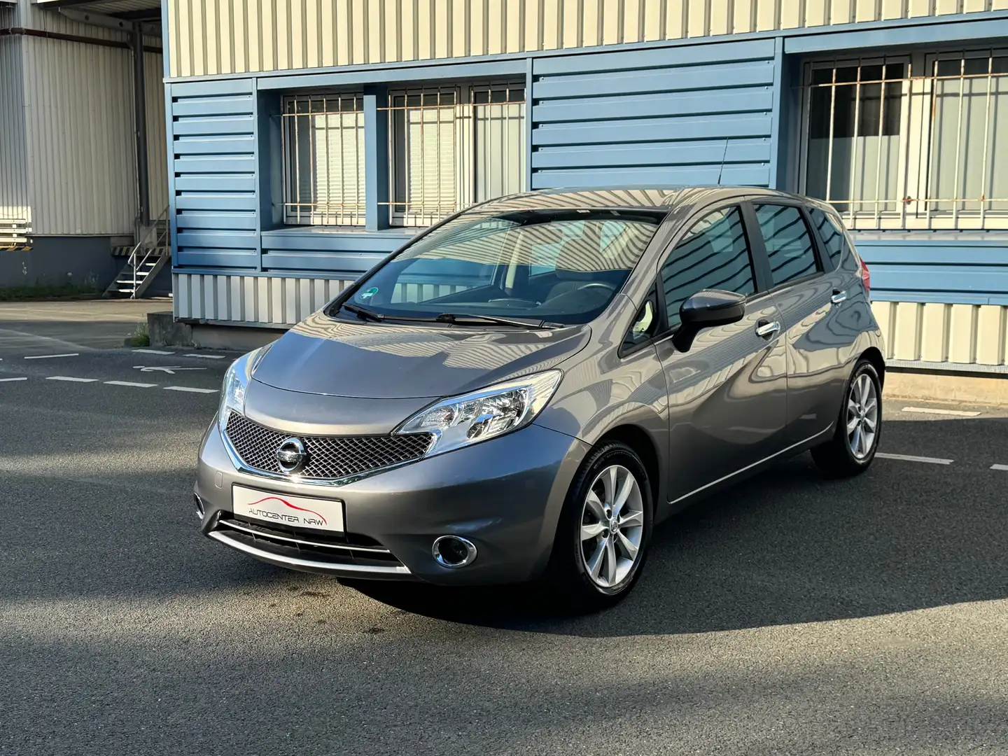 Nissan Note Visia 1.2DGI Automatik/Navi/Tüv neu/Garantie! Grau - 2