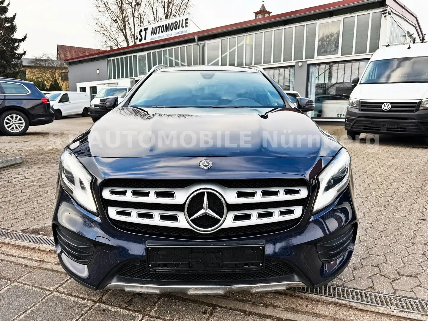 Mercedes-Benz GLA 250 CGI 4Matic 7G-DCT*AMGLine*SPORT*PANORAMA Bleu - 2