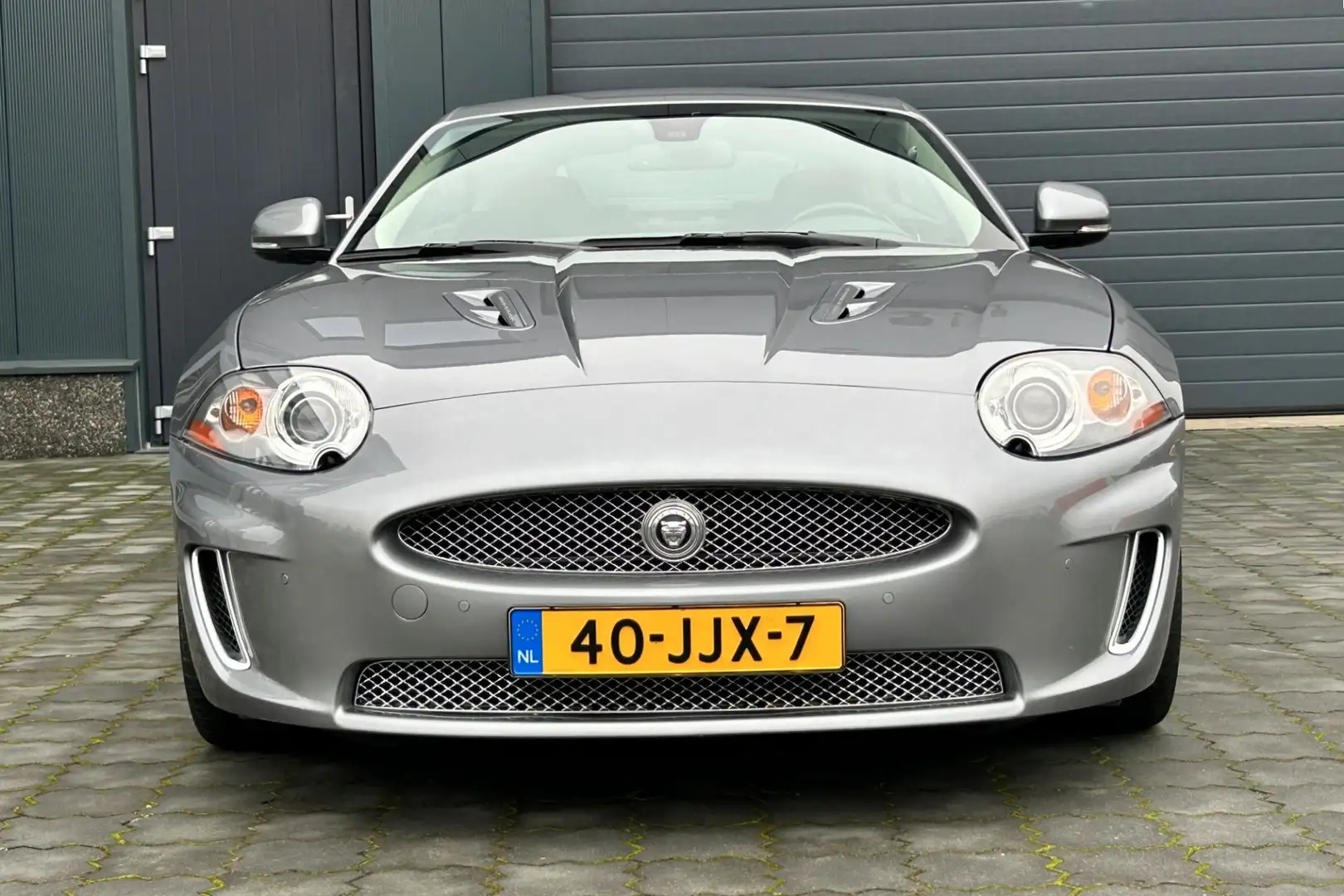Jaguar XKR 5.0 V8 S/C Coupé 94798KM! NL-auto! YOUNGTIMER! Grijs - 2