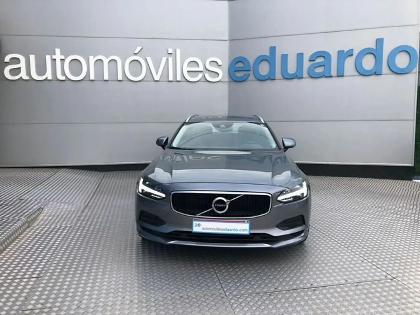 Volvo V90 D3 Momentum Aut. 150 Gris - 2