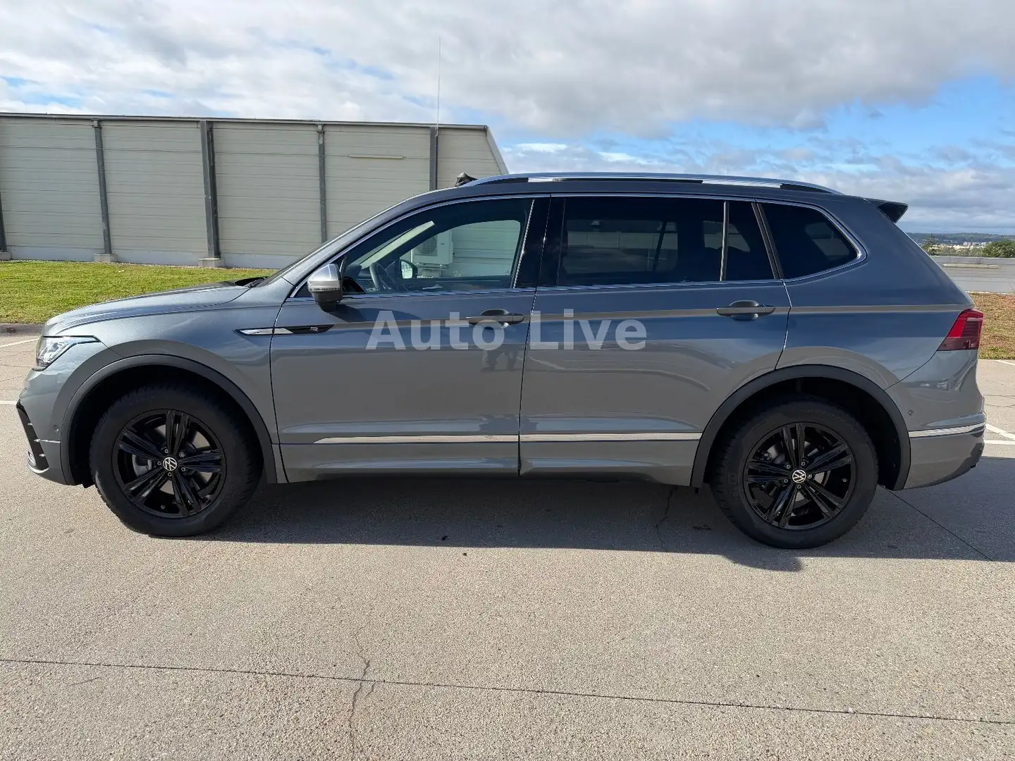Volkswagen Tiguan Allspace 2.0 TDI DSG*4M*7-SITZ*R LINE*VOL Gris - 2