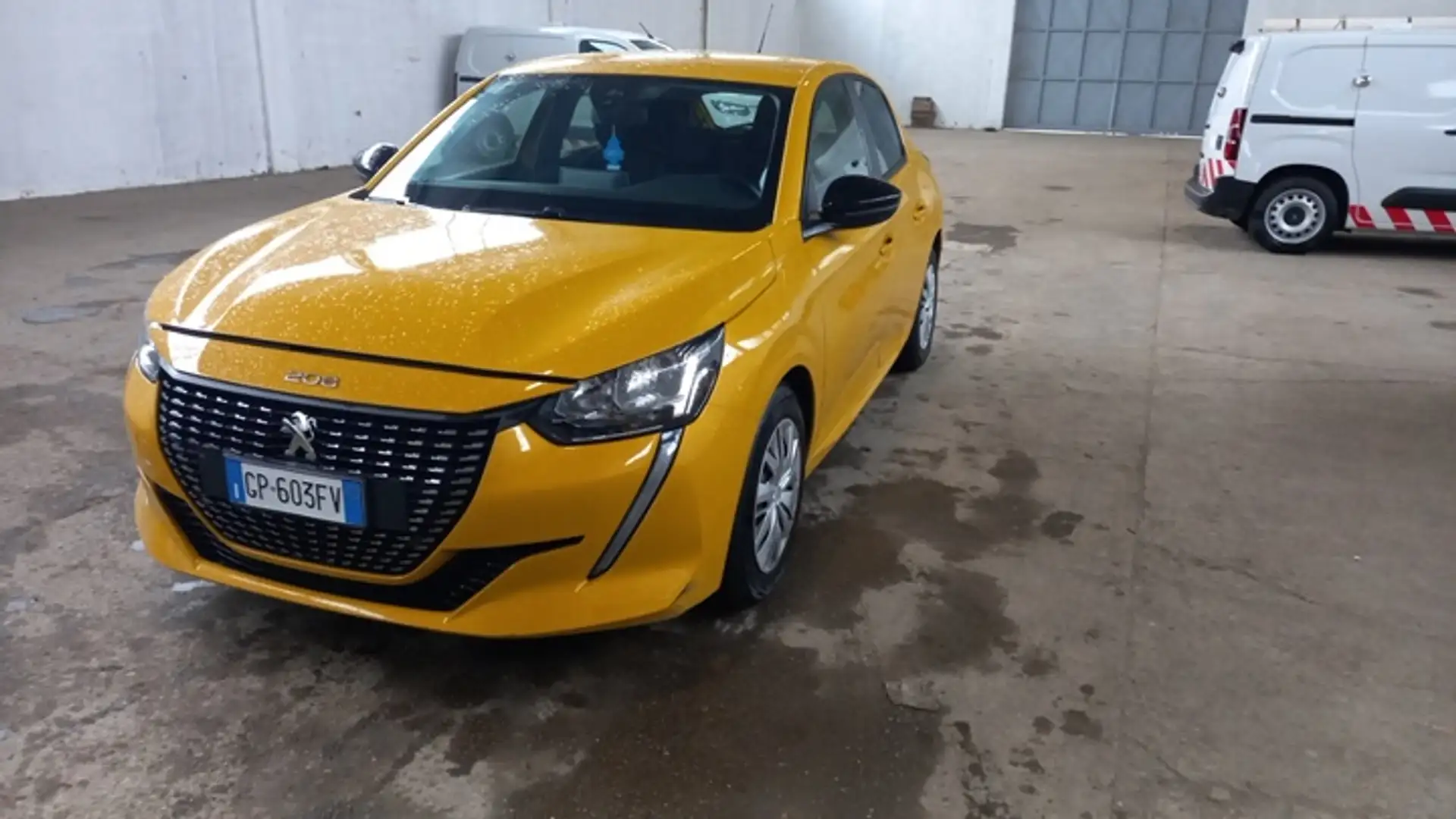 Peugeot 208 208 II 2019 1.2 puretech Active s - GP603FV Gelb - 2
