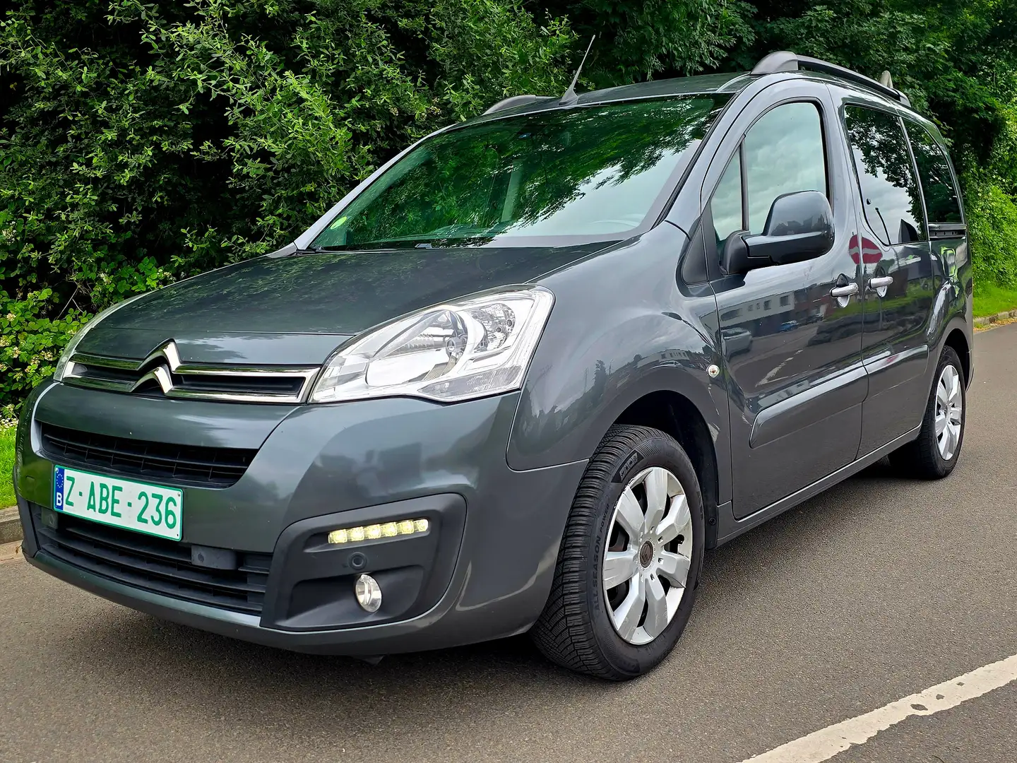 Citroen Berlingo 1.6HDi * AIRCO * NAVI * CAMERA * GARANTIE * Gris - 1