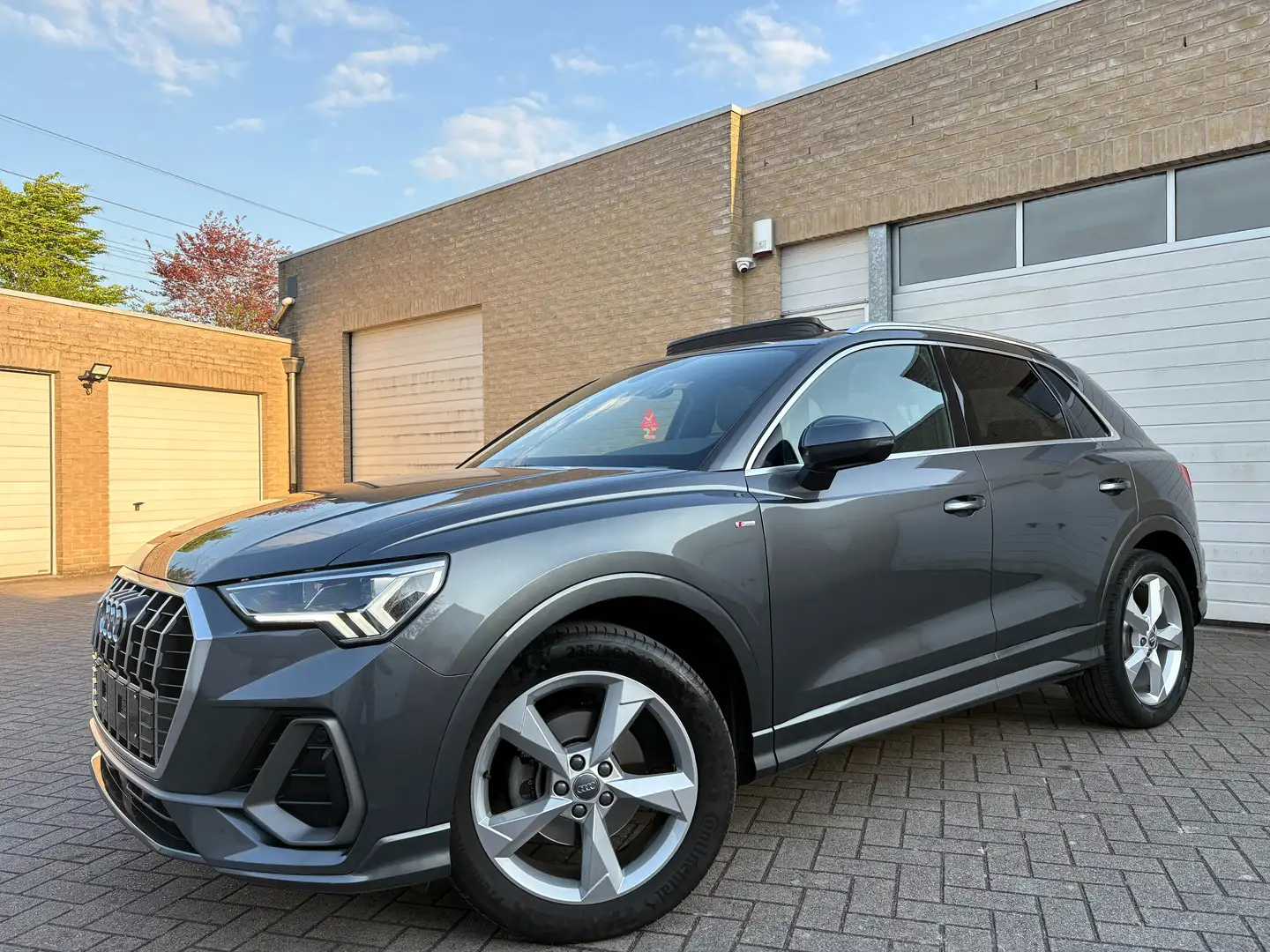 Audi Q3 35 TFSI Full S line tronic / 12 Maanden Garantie Grigio - 2