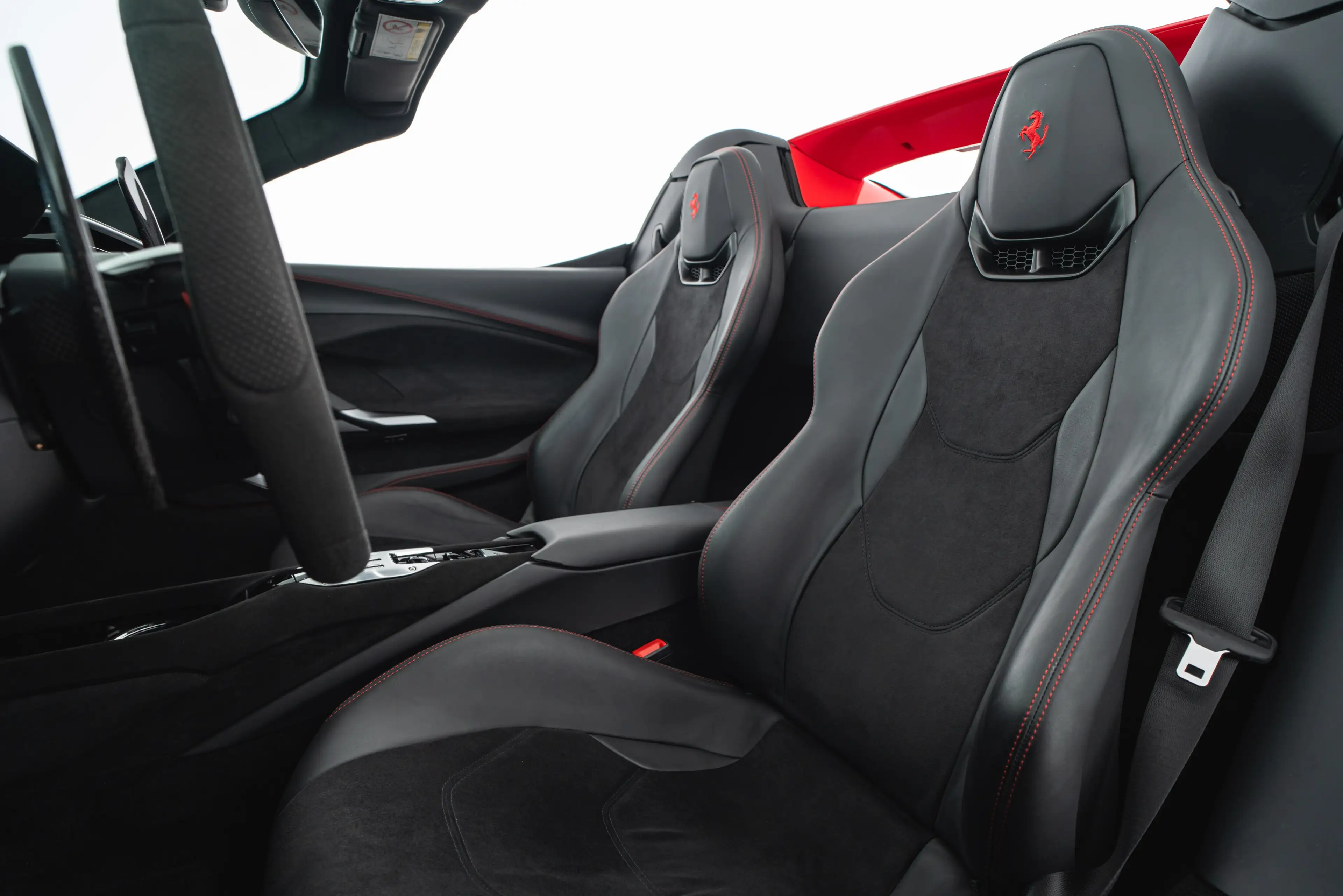 Ferrari 296 GTS — photo 11
