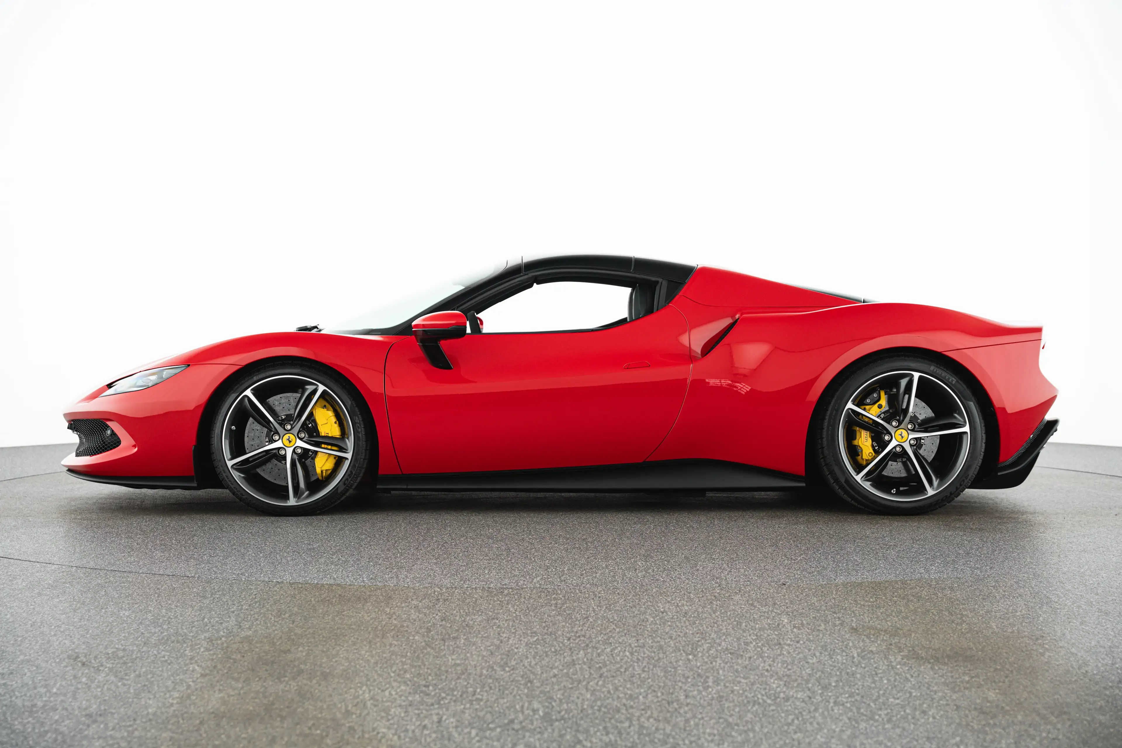 Ferrari 296 GTS — photo 8