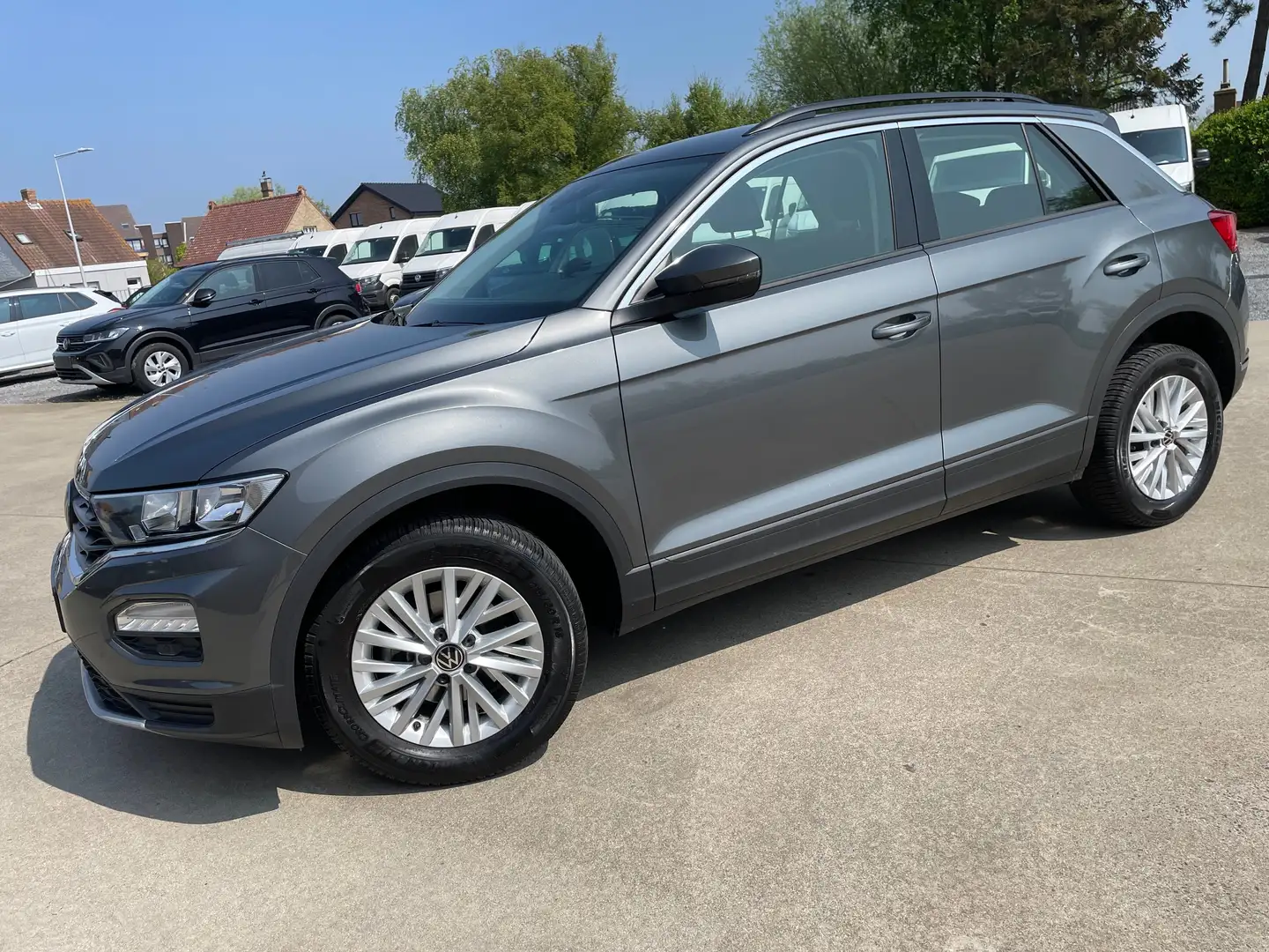 Volkswagen T-Roc 1.0 TSI Style  + Apple CarPlay + CruiseControl Gris - 1