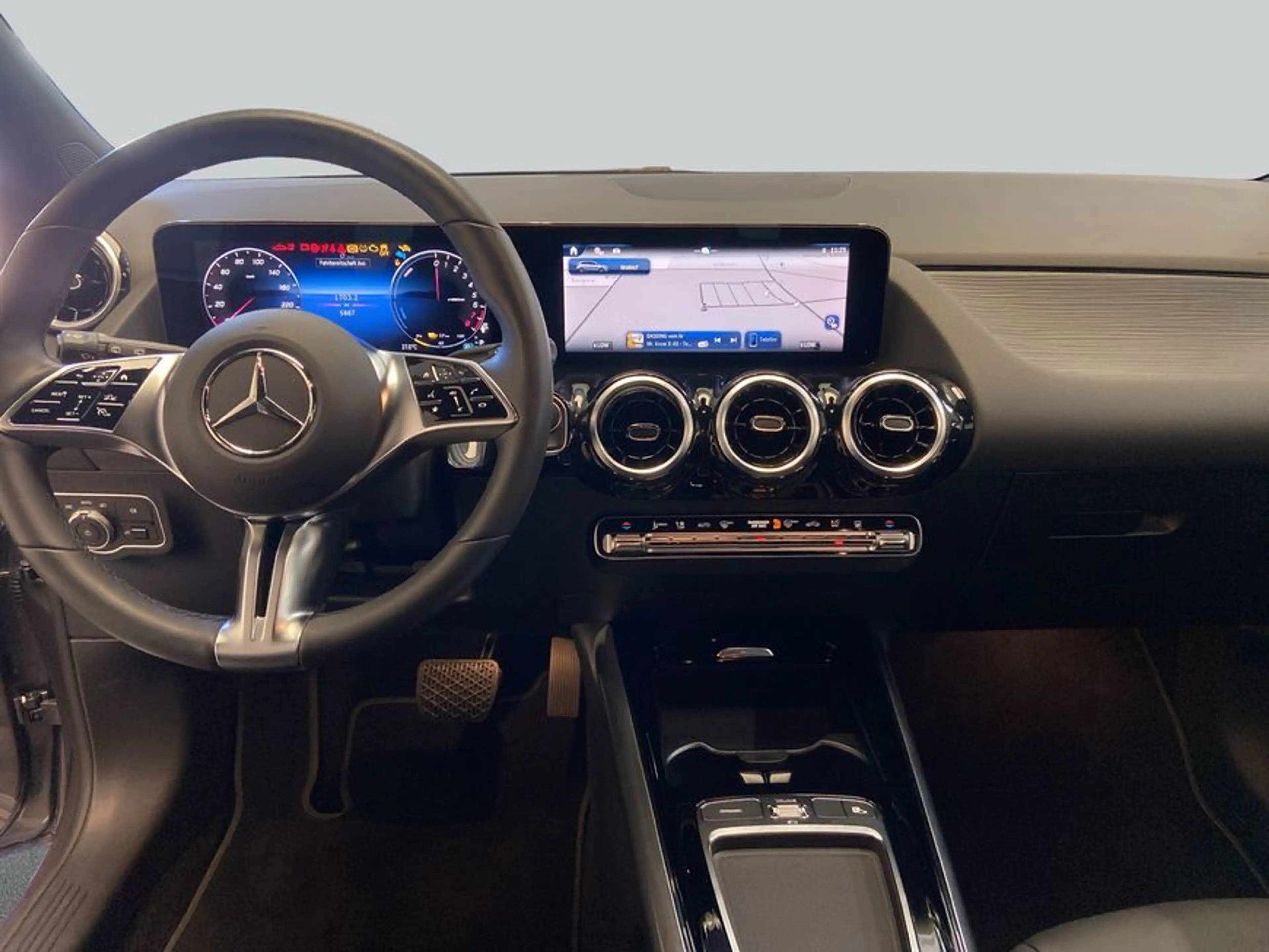Mercedes-Benz B 250 B-Klasse — photo 13