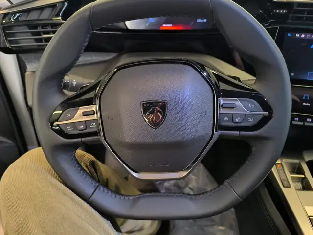 Peugeot 408 view 13