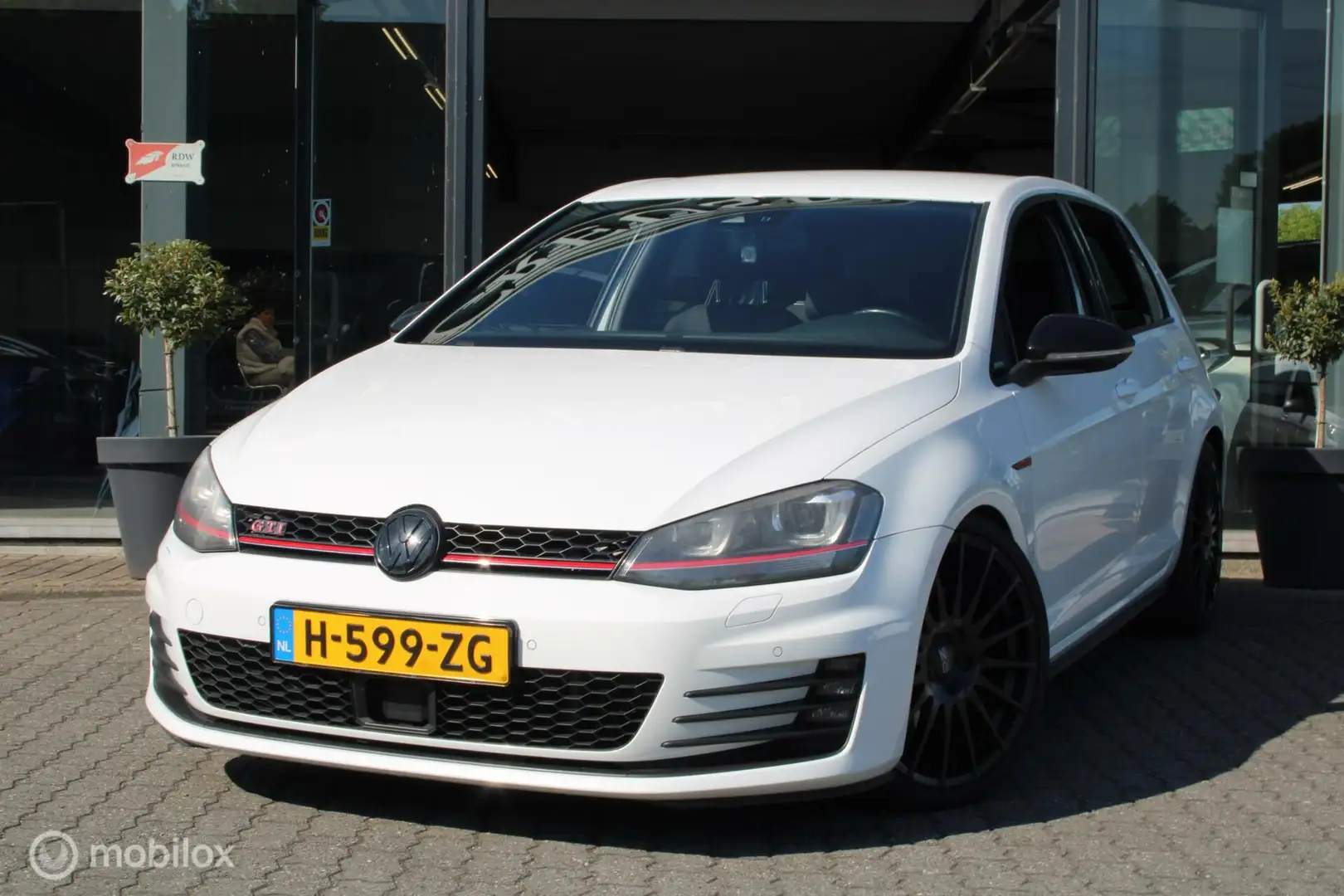 Volkswagen Golf GTI 2.0 TSI Wit - 2