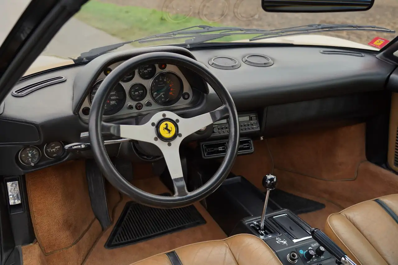 Ferrari 308 GTS Vergaserversion, foto 11