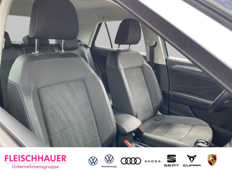 Volkswagen T-Roc Style 1.5 TSI DSG RFK ergoActive IQDrivePaket IQLi — photo 9
