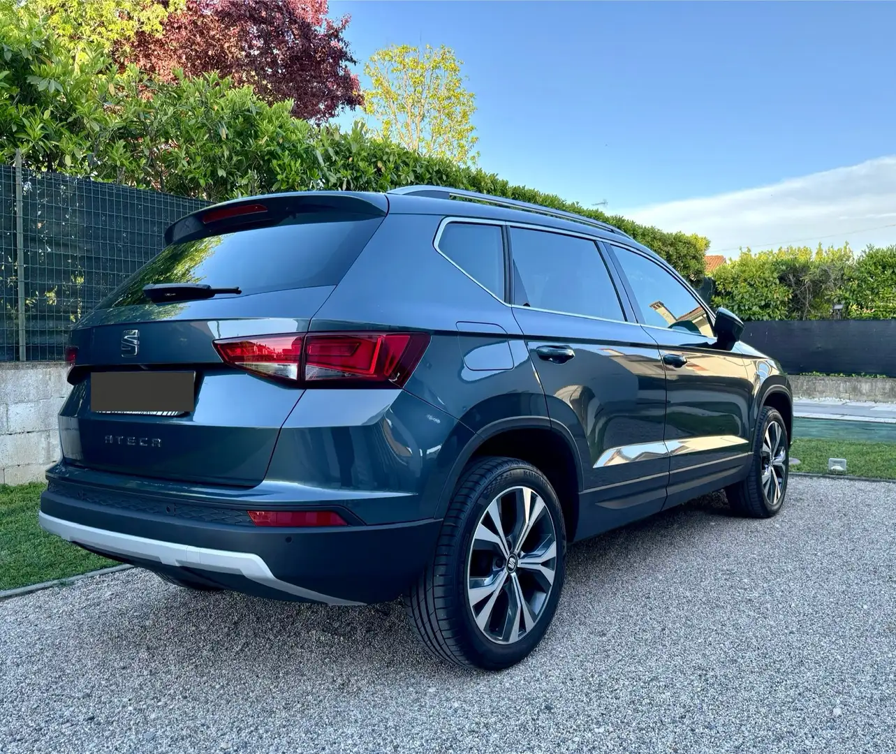 SEAT Ateca 1.6 tdi Business dsg Šedá - 2