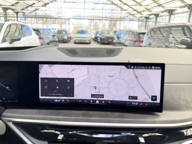 BMW X7 view 12