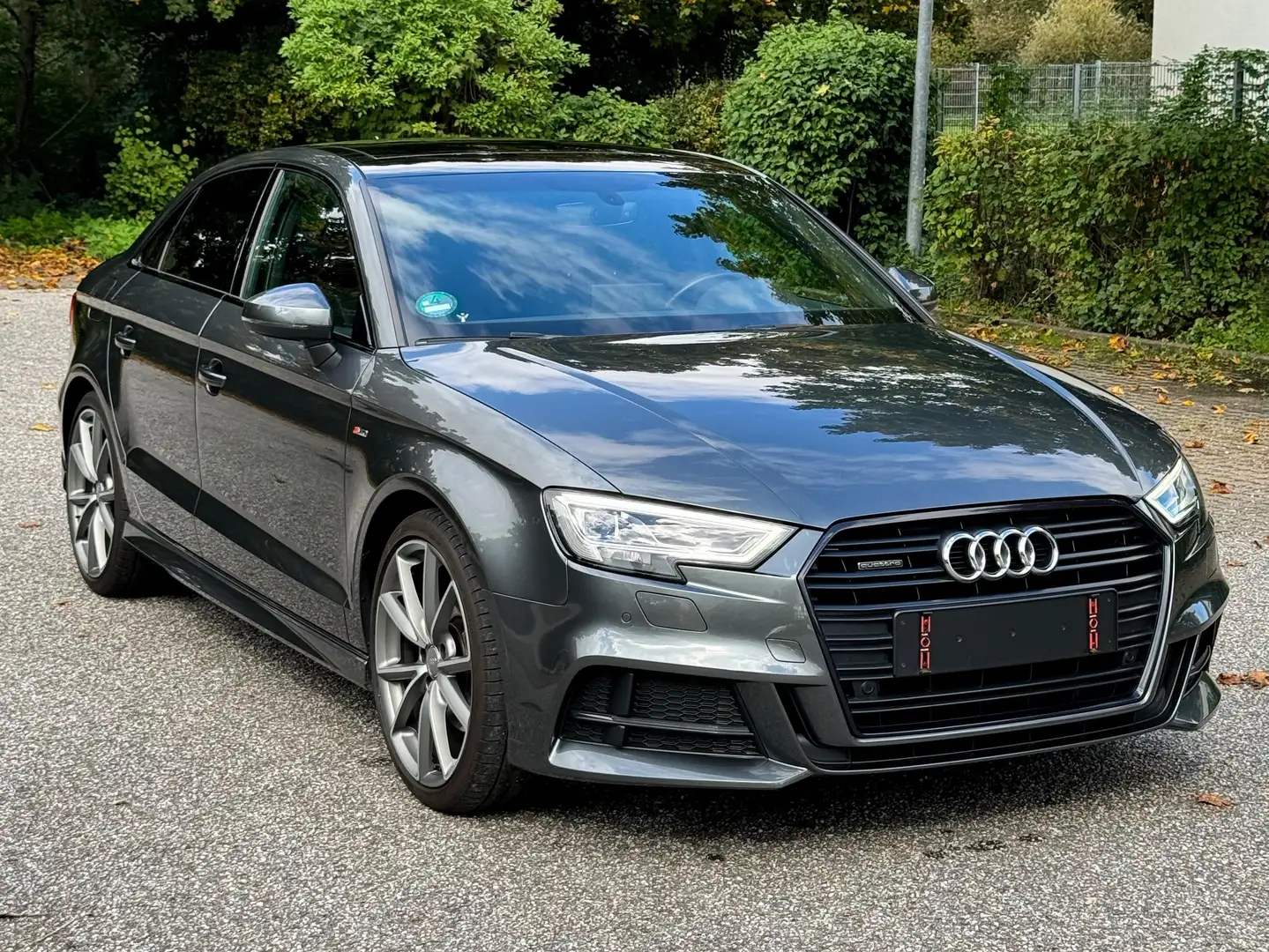 Audi A3 A3 Lim. 2.0 TFSI sport Quattro 3x S-Line, LED, VC Grau - 1