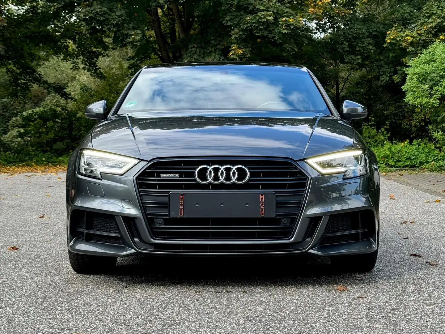 Audi A3 A3 Lim. 2.0 TFSI sport Quattro 3x S-Line, LED, VC Grau - 2