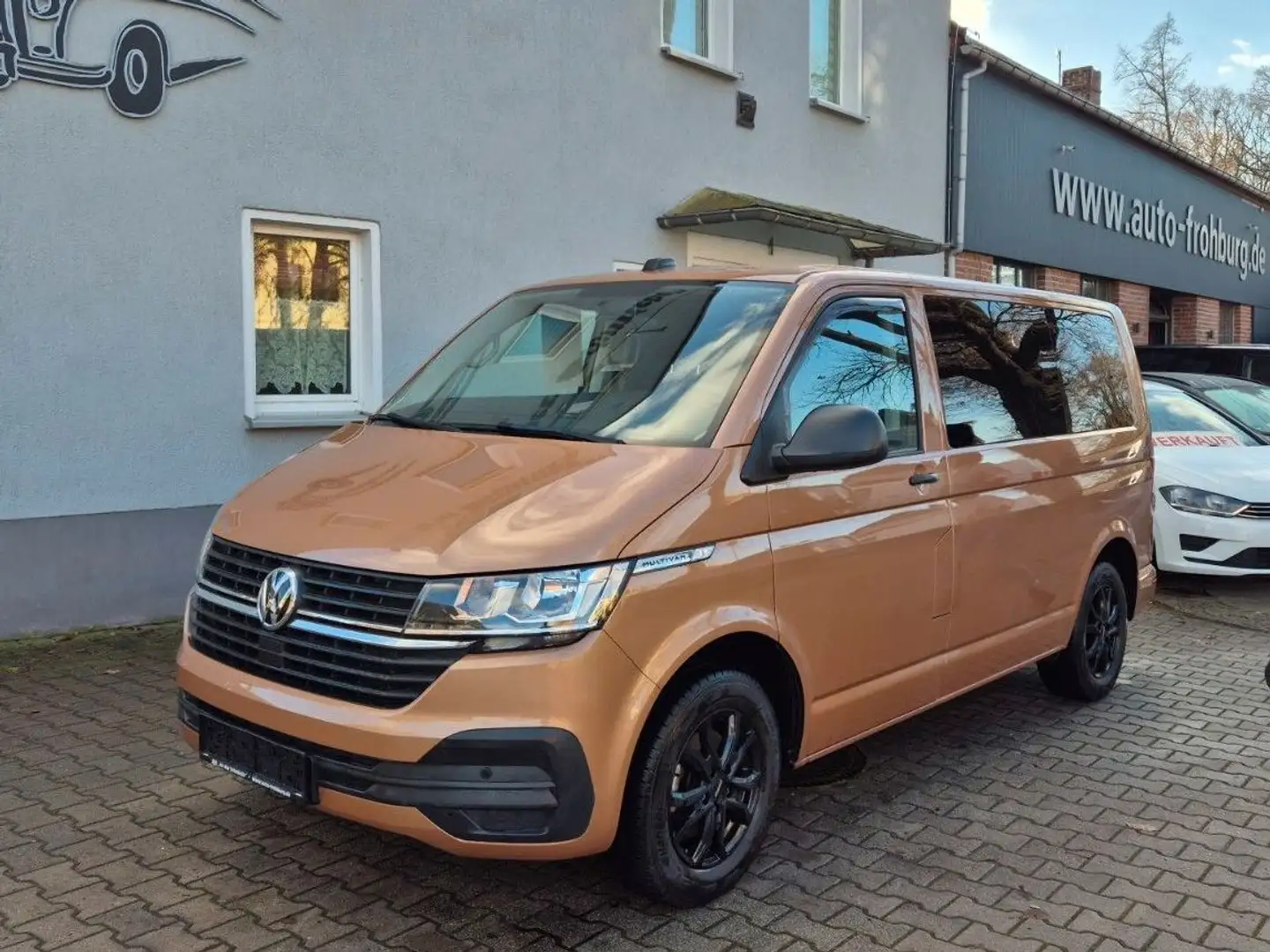 Volkswagen T6 Multivan T6.1,Multivan Family,Standhzg,7 Sitze Brun - 1