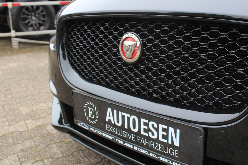 Jaguar XE 25t+PANORAMA+KAMERA+AHK+NAVI+LEDER — photo 13