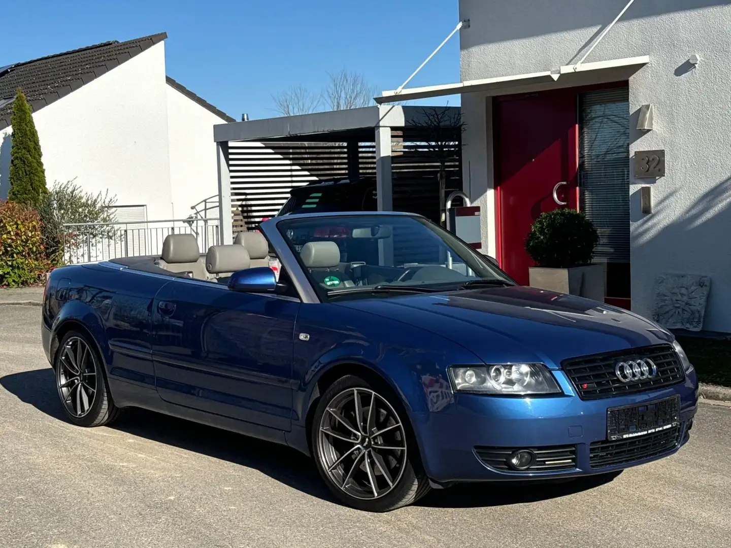 Audi A4 1.8 T s-line, TRAUMHAFTER ZUSTAND! Vollscheckheft Blau - 1