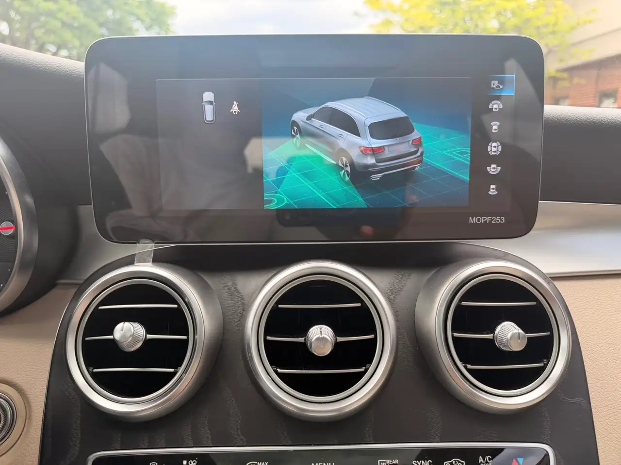 Mercedes-Benz GLC photo Mercedes-Benz GLC