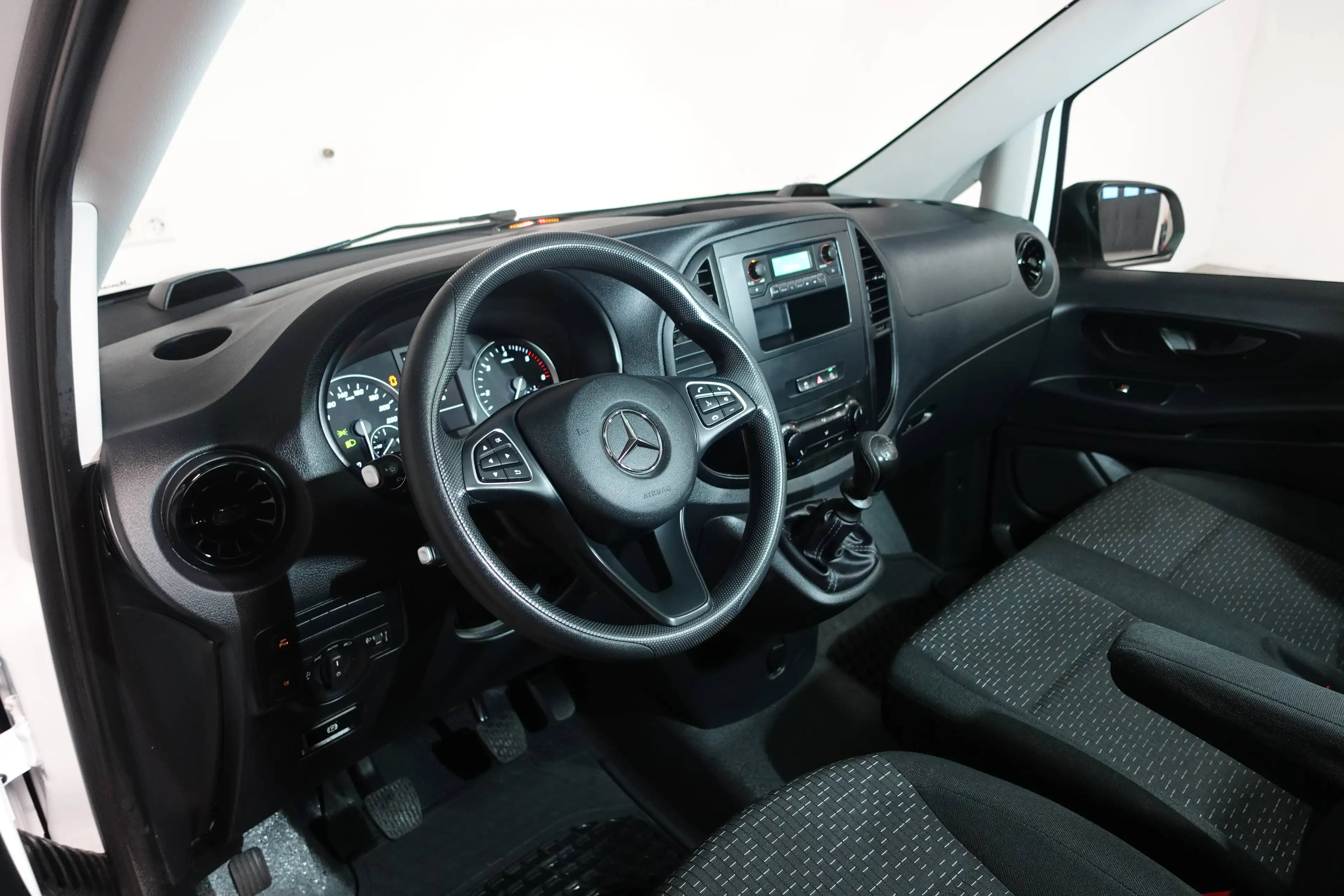 Mercedes-Benz Vito 110 CDI RWD lang Klima Tempomat PDC 1. Hand TÜV neu — photo 12