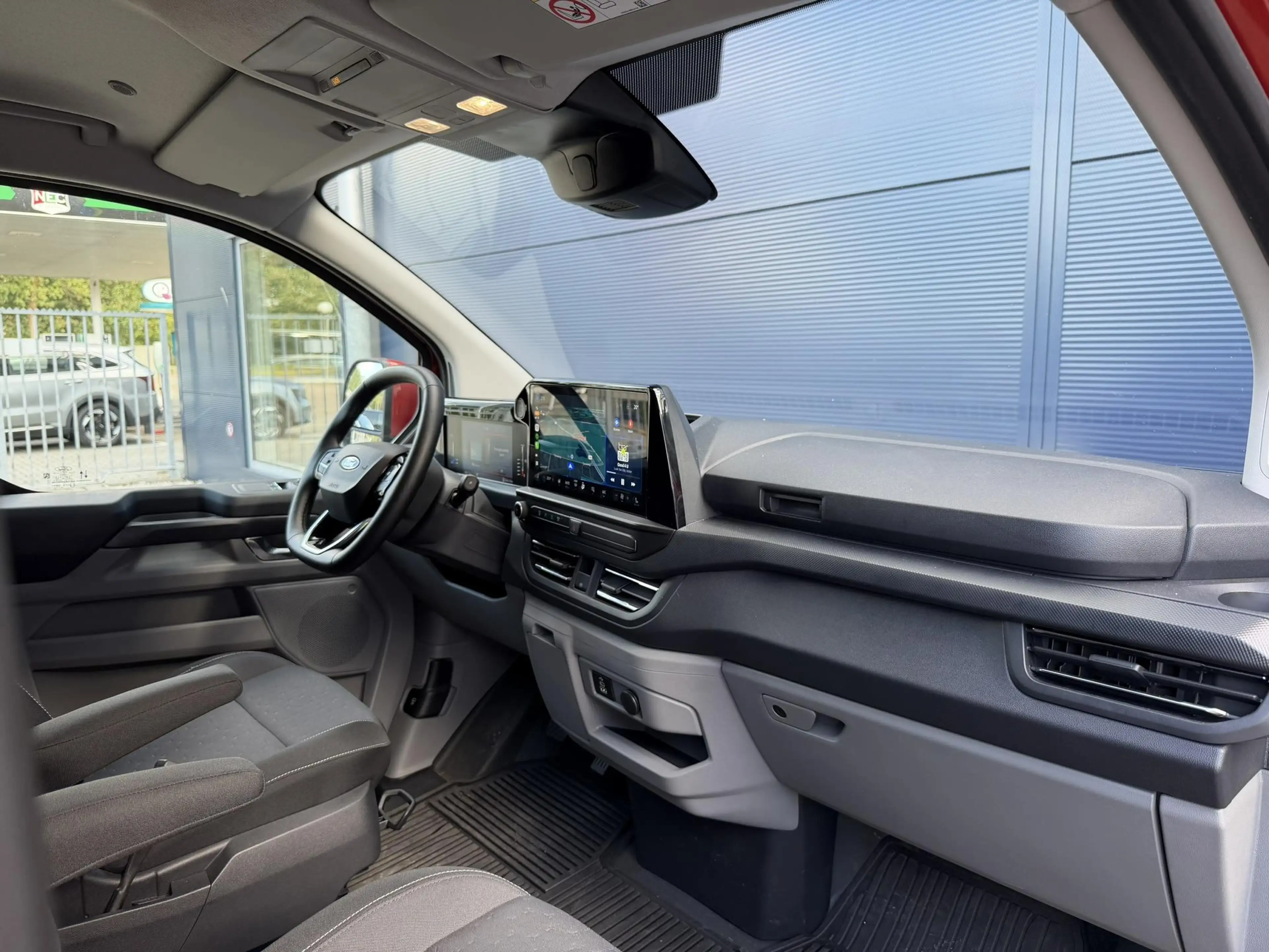 Ford Transit Custom 320 2.5 PHEV L2H1 Limited | Achteruitrijcamera | D — photo 11