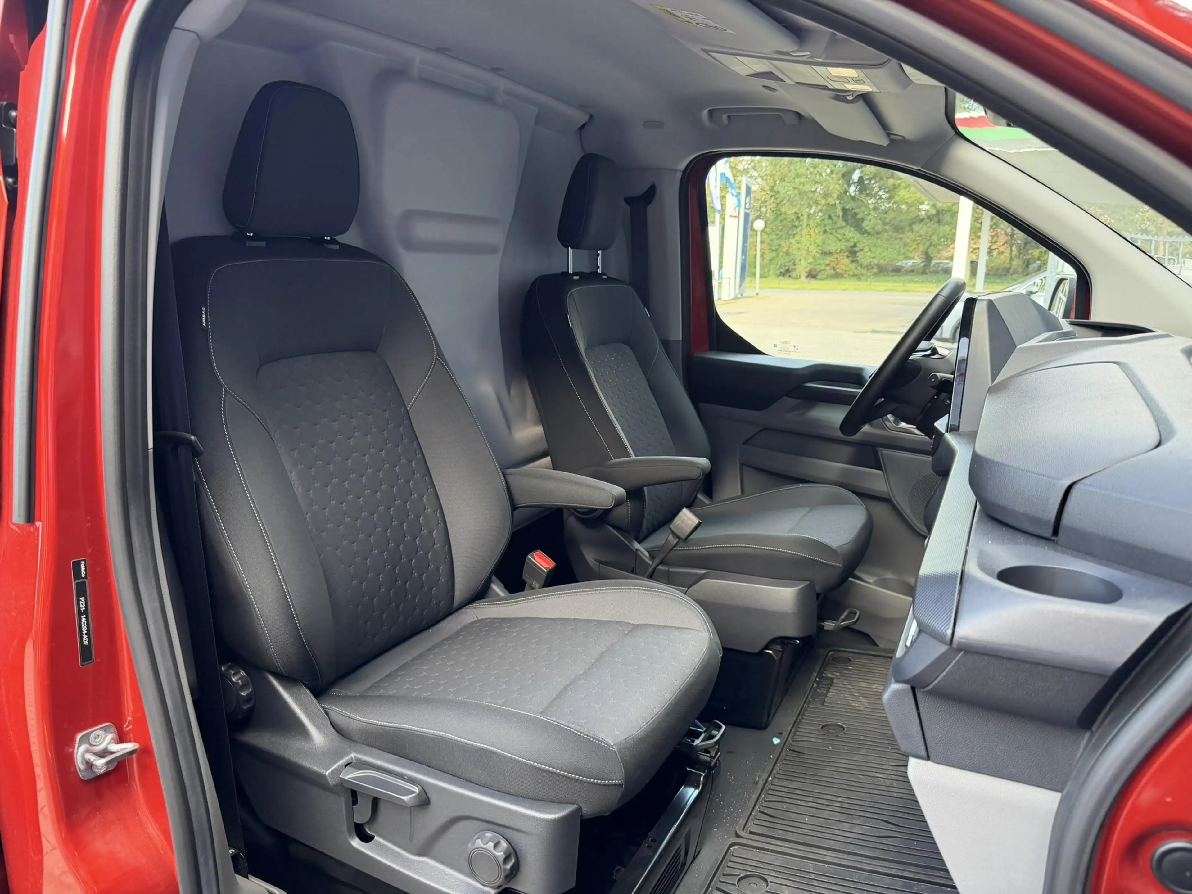 Ford Transit Custom 320 2.5 PHEV L2H1 Limited | Achteruitrijcamera | D — photo 12