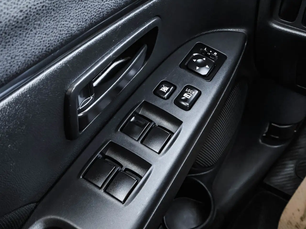 Mitsubishi RVR снимка Mitsubishi RVR