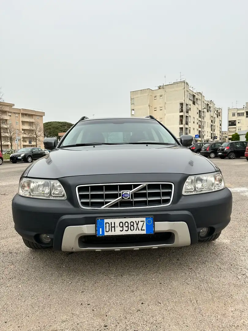 Volvo V70 XC70 2.4 d5 Summum awd 185cv Gris - 2