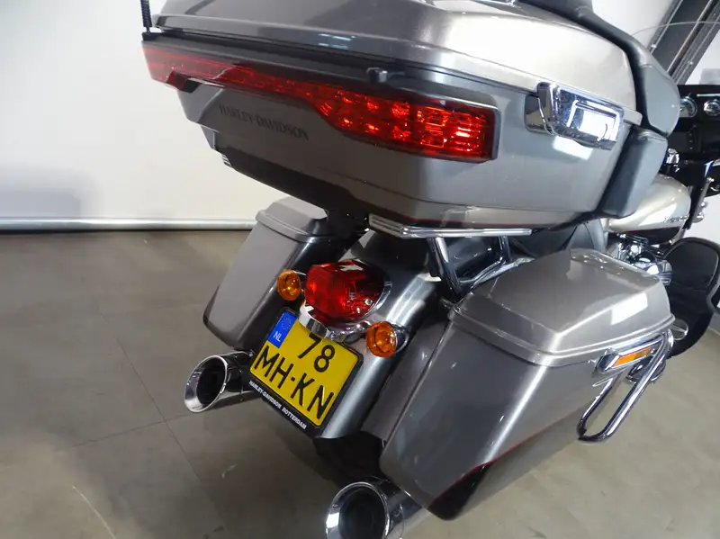 Harley-Davidson Low Glide - foto 2