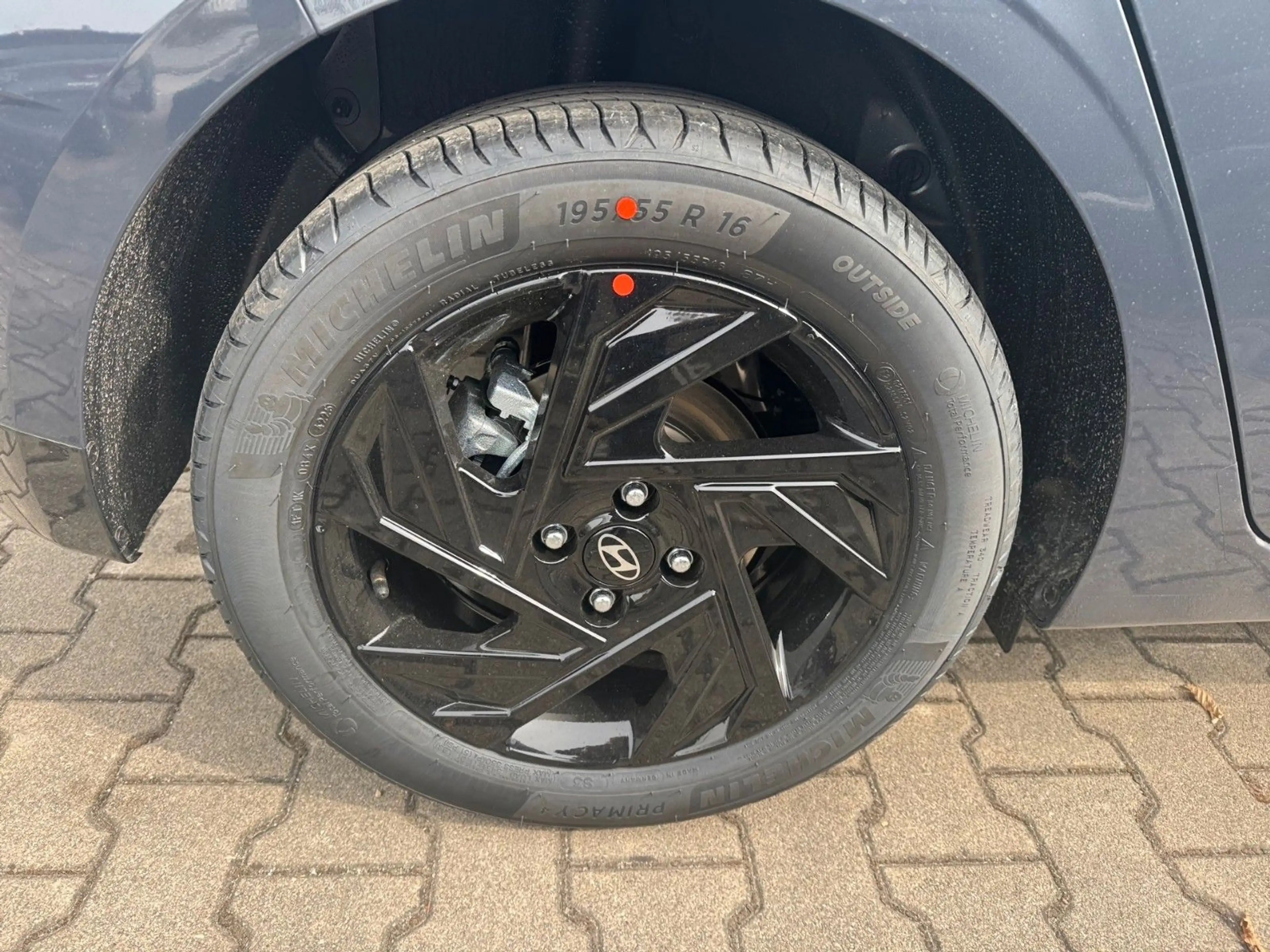Hyundai i20 Blackline — photo 15