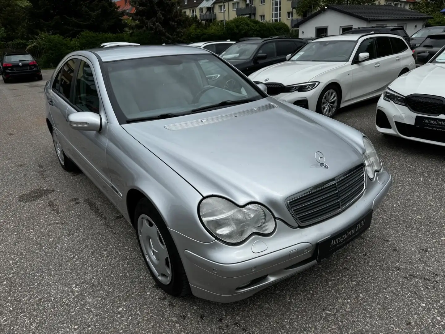 Mercedes-Benz C 240 Lim Aut|PDC|KLIMA|PDC|NAVI|TÜV NEU|TEMPOMA srebrna - 1