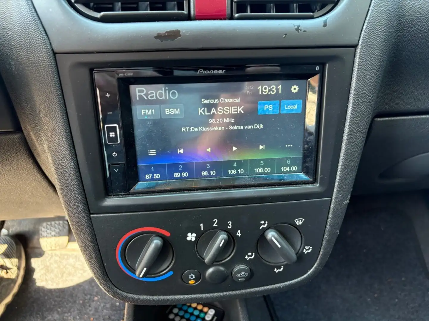 Opel Combo 1.3 CDTI / AIRCO WERKT / APK 03-2026 / RIJKLAAR / Wit - 2