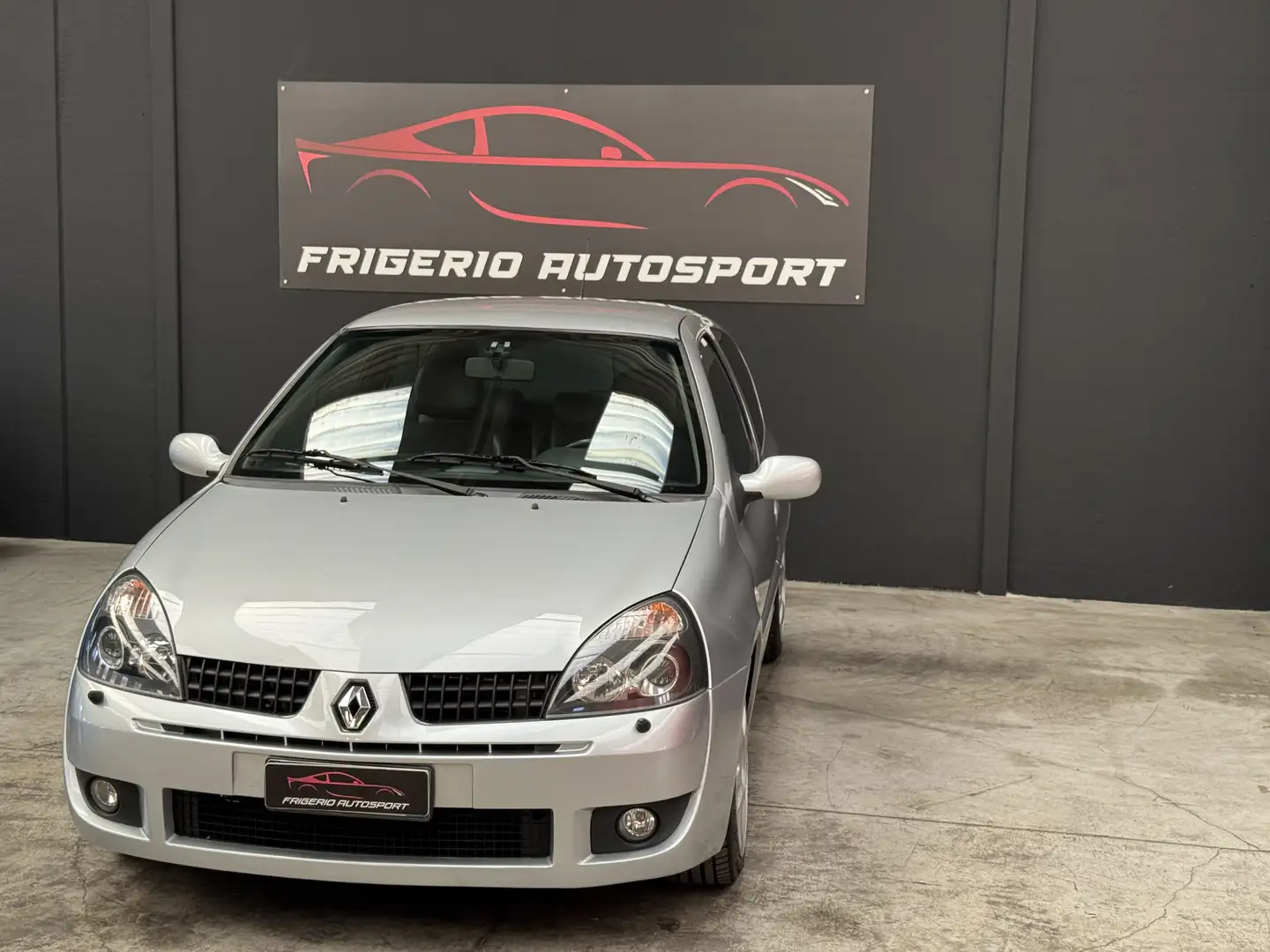 Renault Clio 3p 2.0 16v Sport - 2