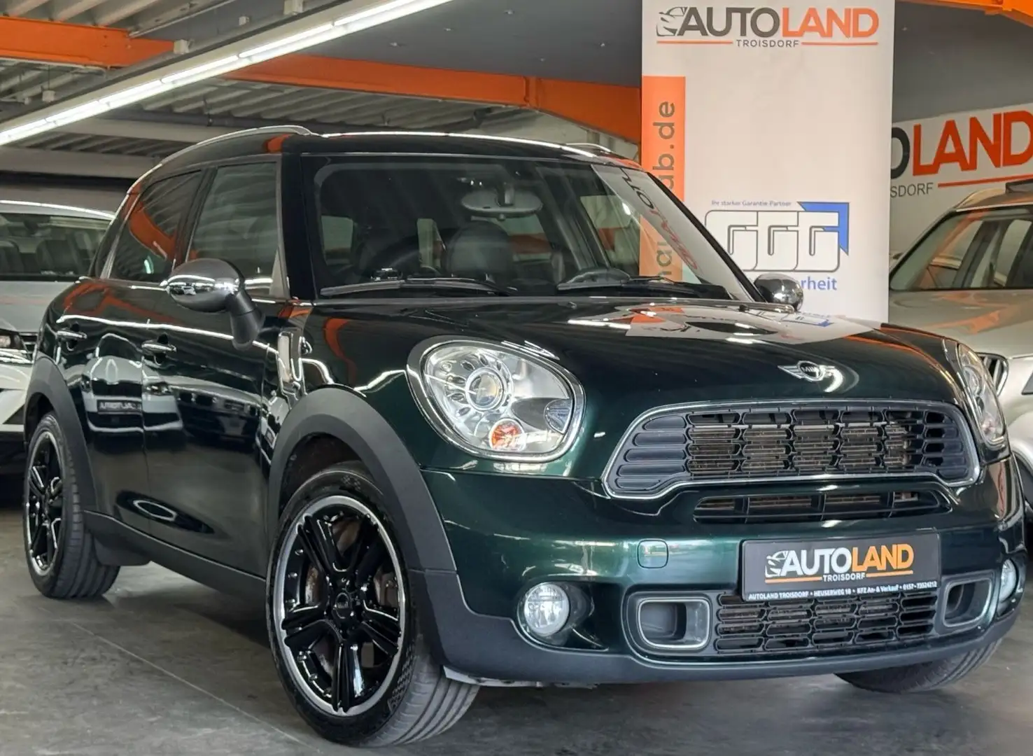 MINI Cooper SD Countryman COOPER Countryman SD*NAVI*Bi-XENON*LEDER*PDC*SHZ Zelená - 1