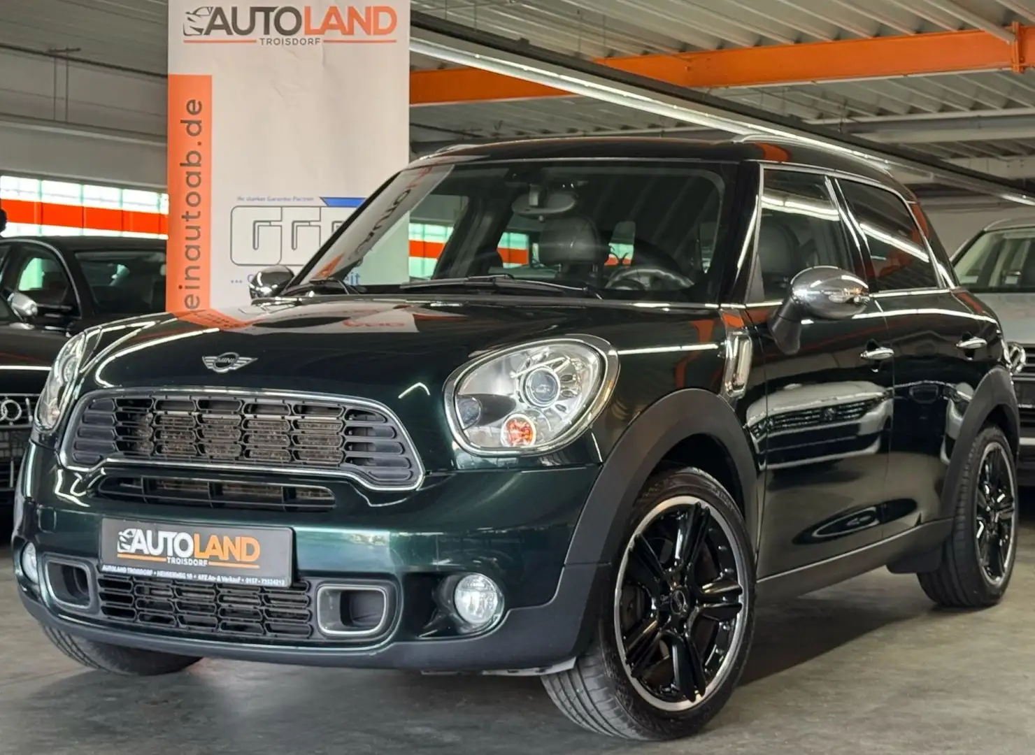 MINI Cooper SD Countryman COOPER Countryman SD*NAVI*Bi-XENON*LEDER*PDC*SHZ Zelená - 2
