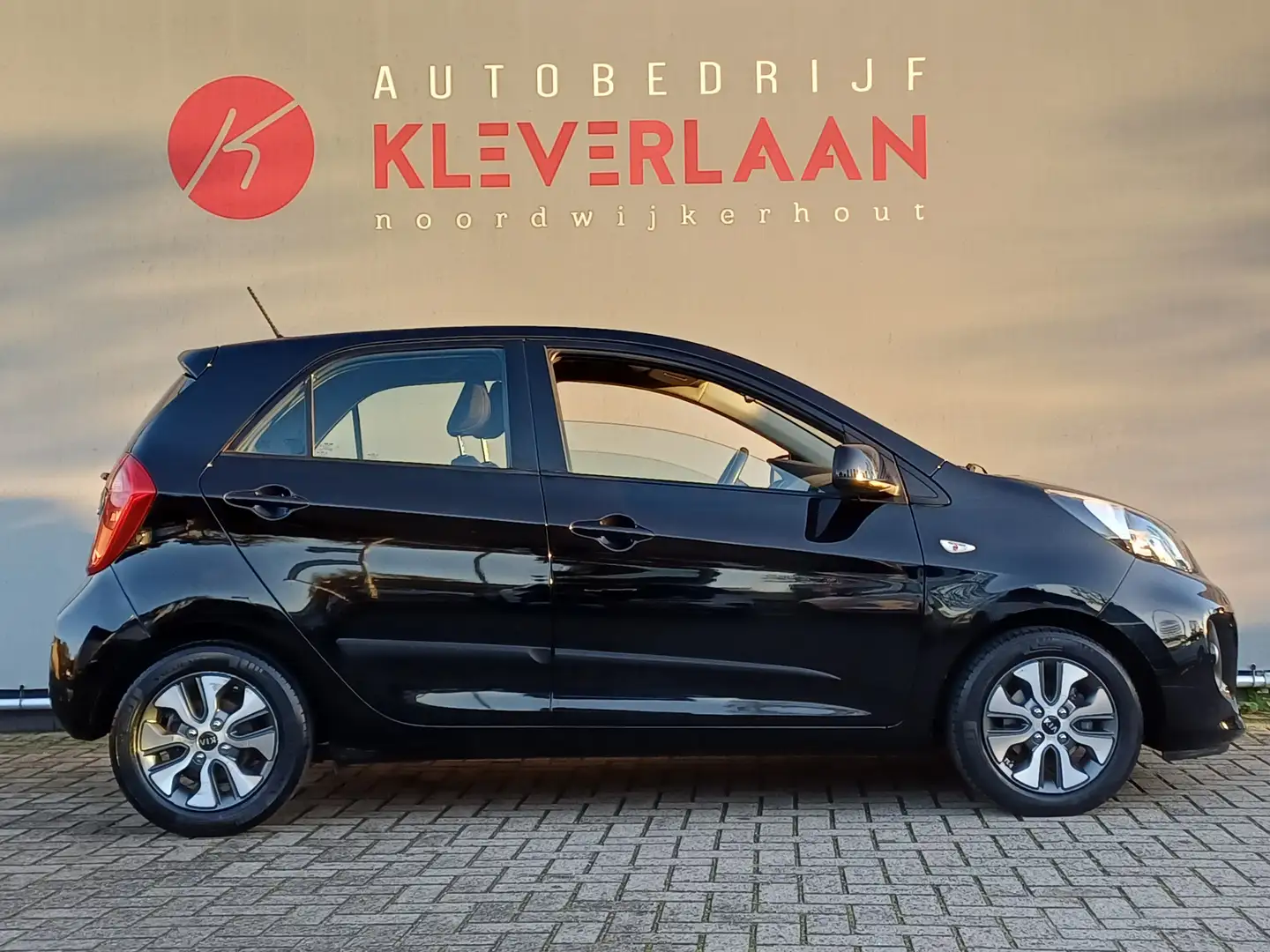 Kia Picanto 1.0 CVVT EconomyPlusLine | CAMERA | NAVI | DEALER Zwart - 2