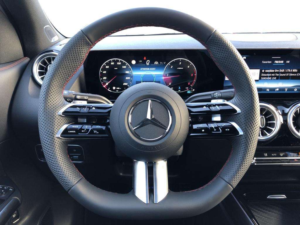Mercedes-Benz GLA 220
