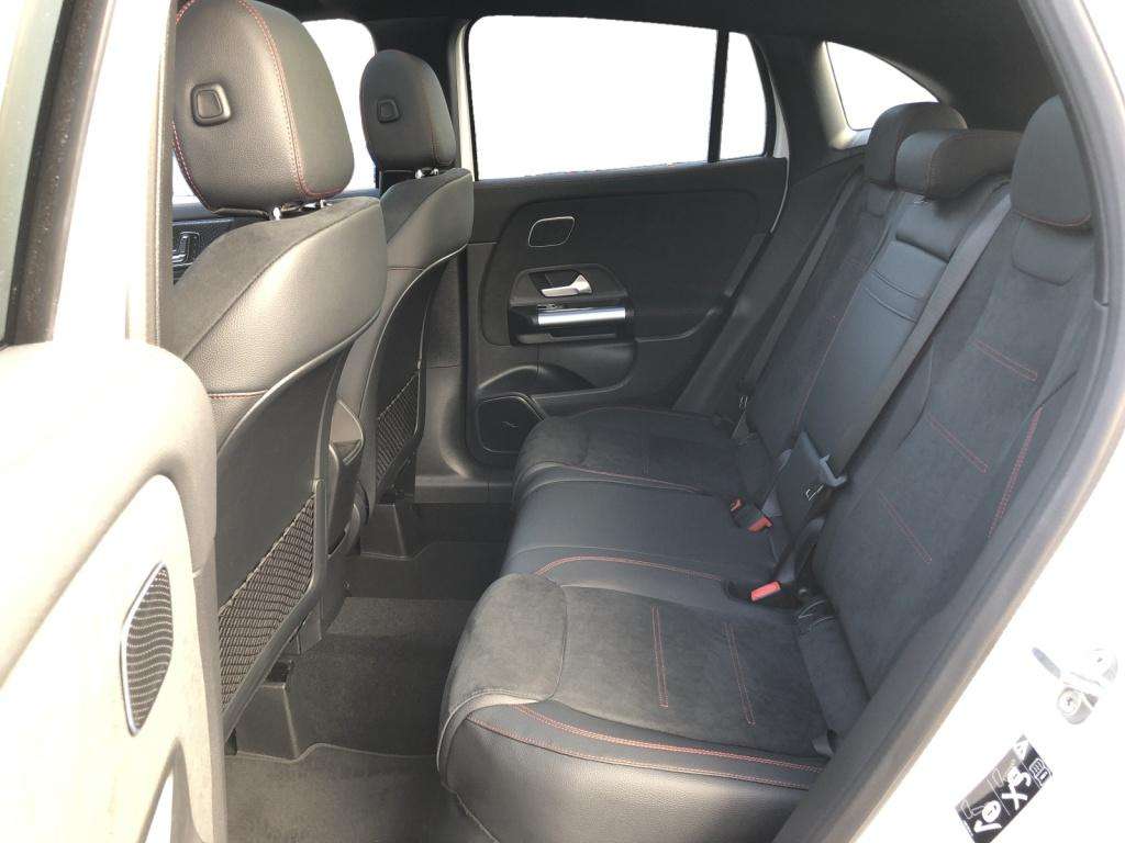 Mercedes-Benz GLA 220