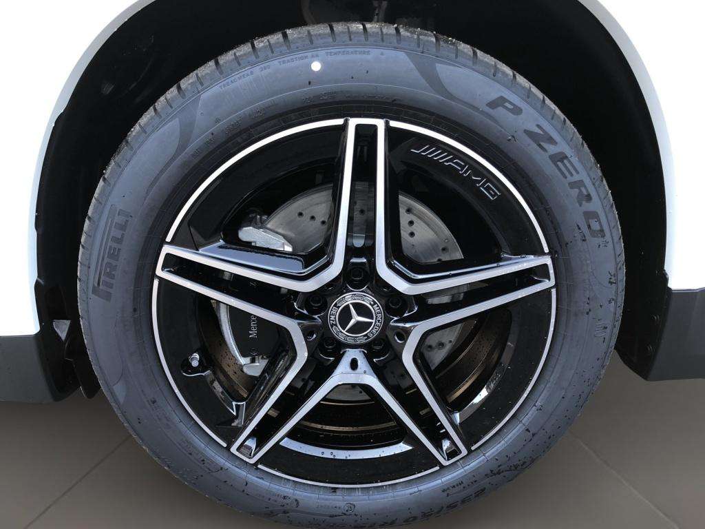 Mercedes-Benz GLA 220