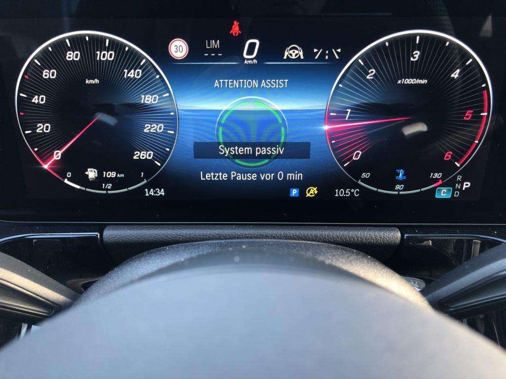 Mercedes-Benz GLA 220