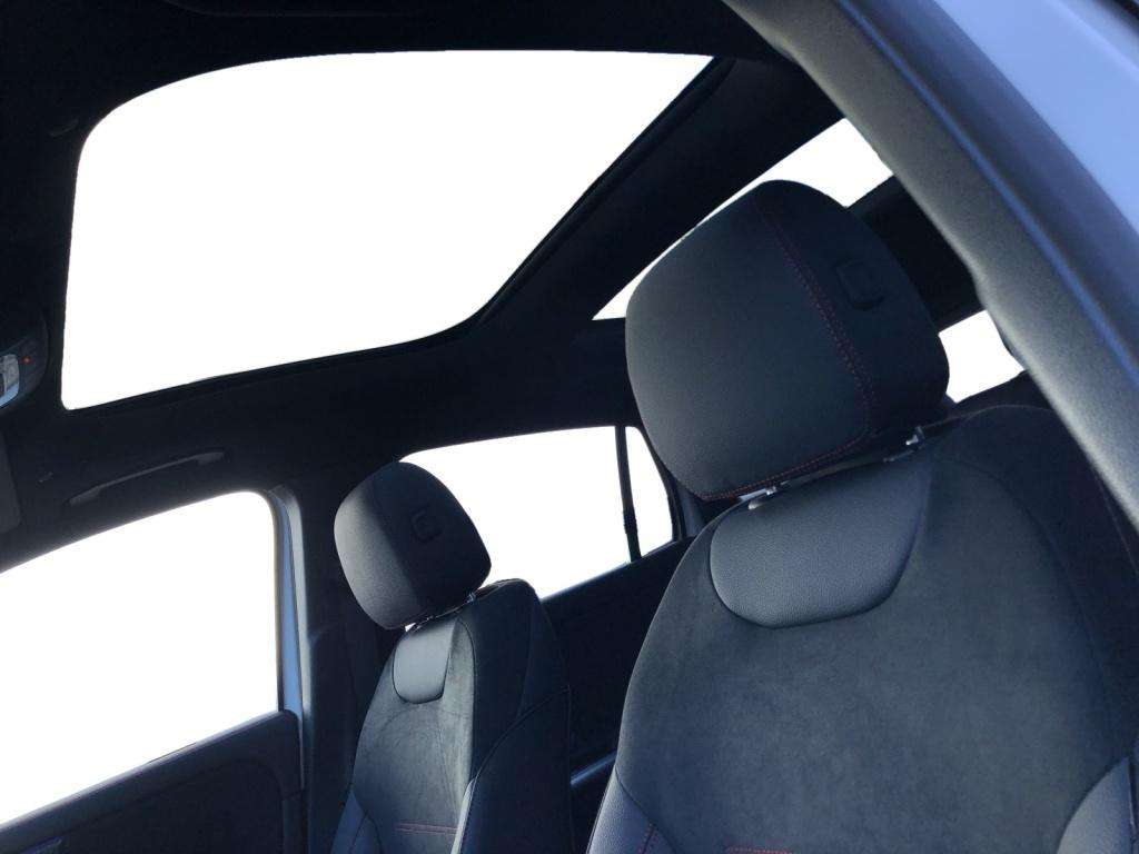 Mercedes-Benz GLA 220