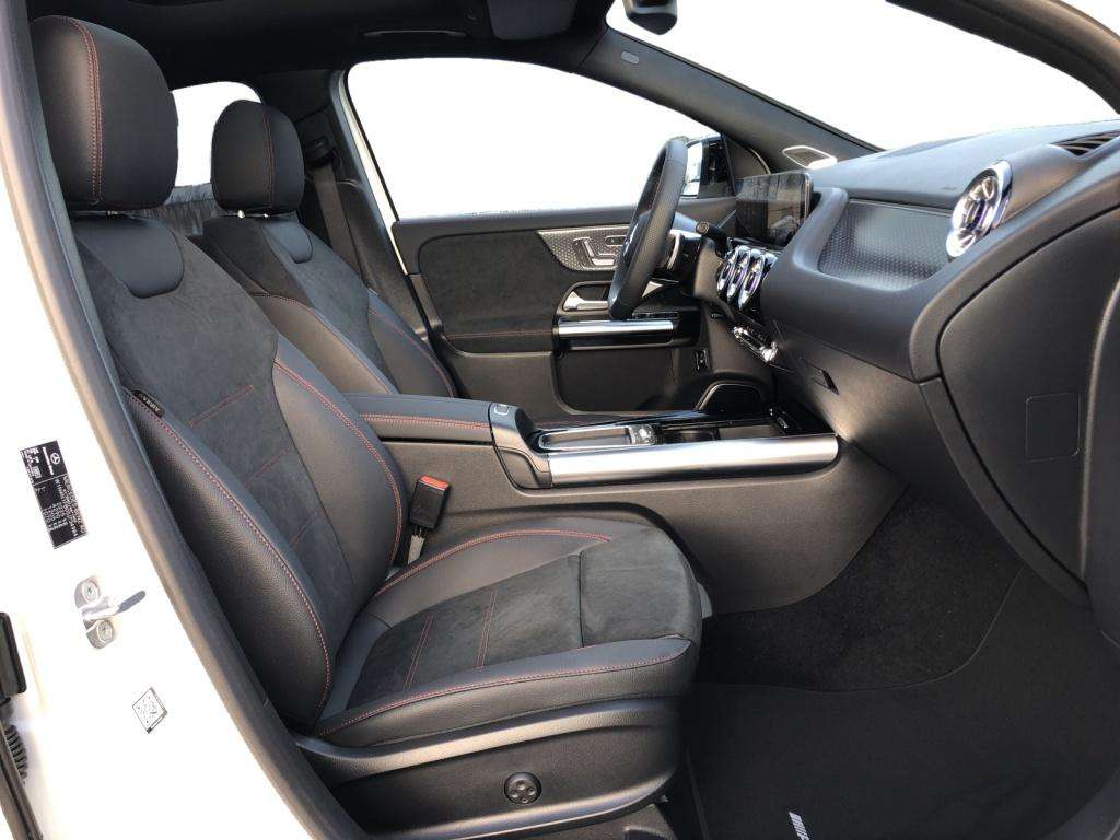 Mercedes-Benz GLA 220