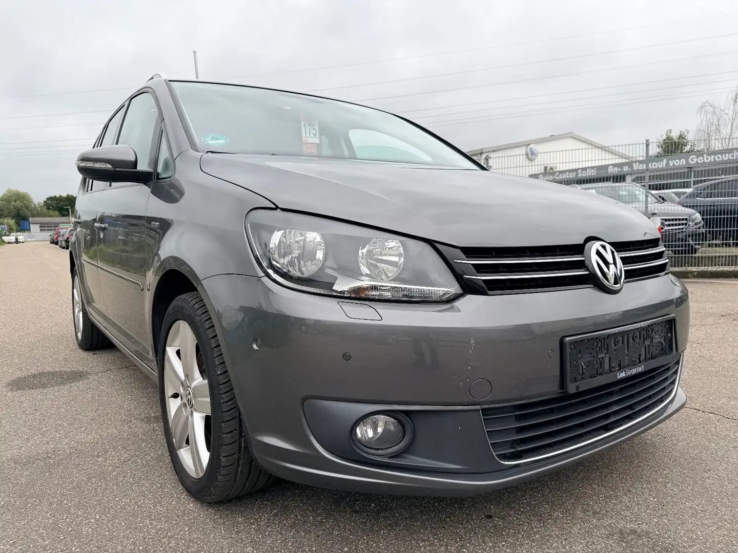 Volkswagen Touran Life BMT/ 7 - Sitzer  Panoramadach Grau - 1