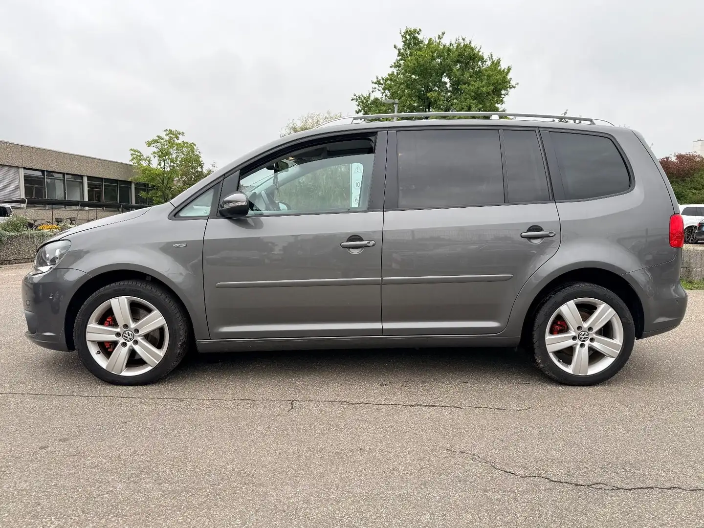 Volkswagen Touran Life BMT/ 7 - Sitzer  Panoramadach Grau - 2
