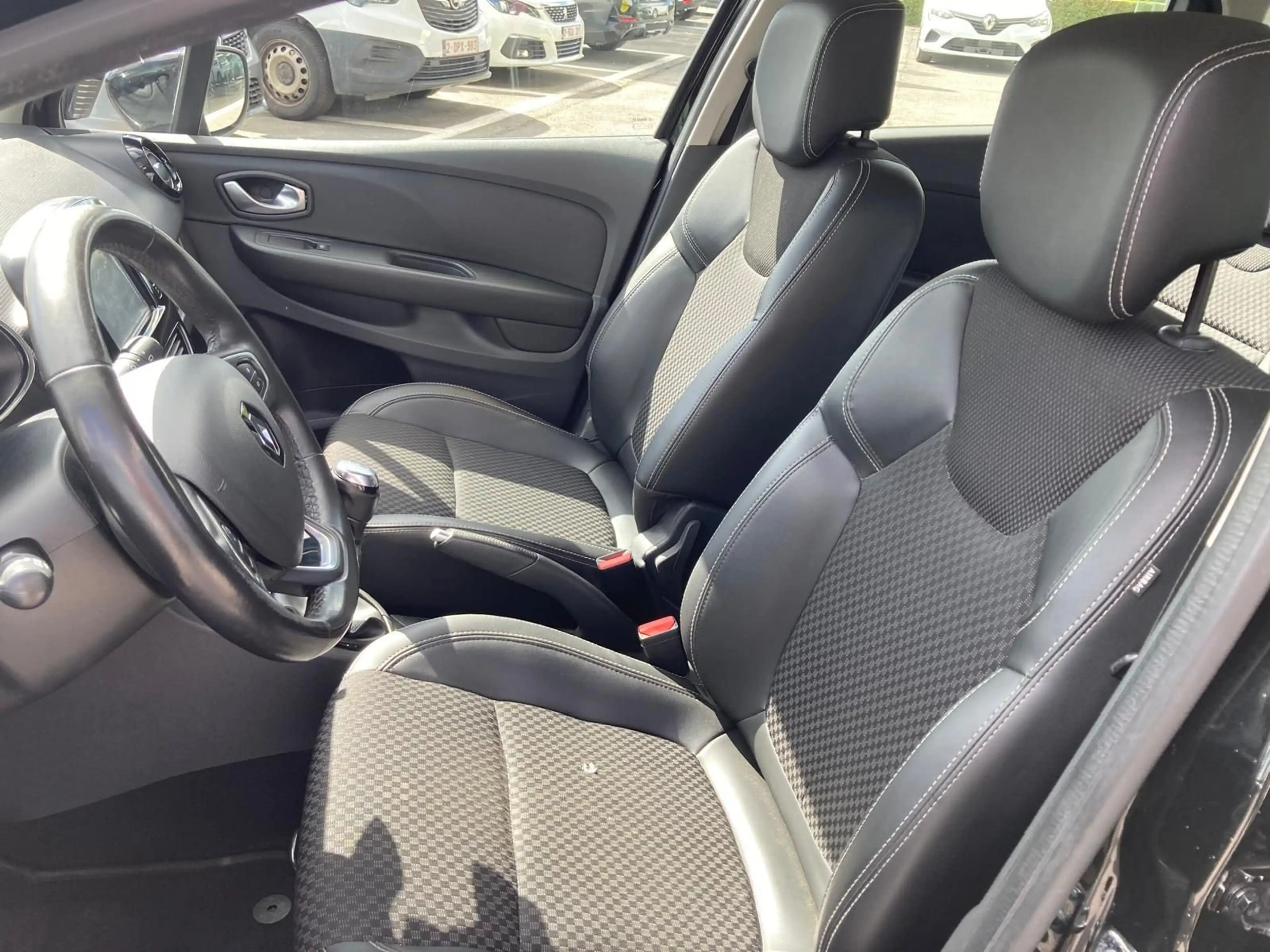 Renault Clio Zen Energy TCe 90 — photo 12