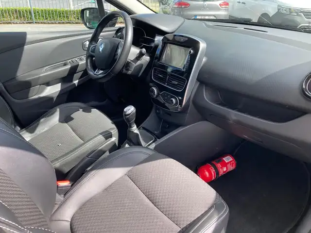Renault Clio view 9
